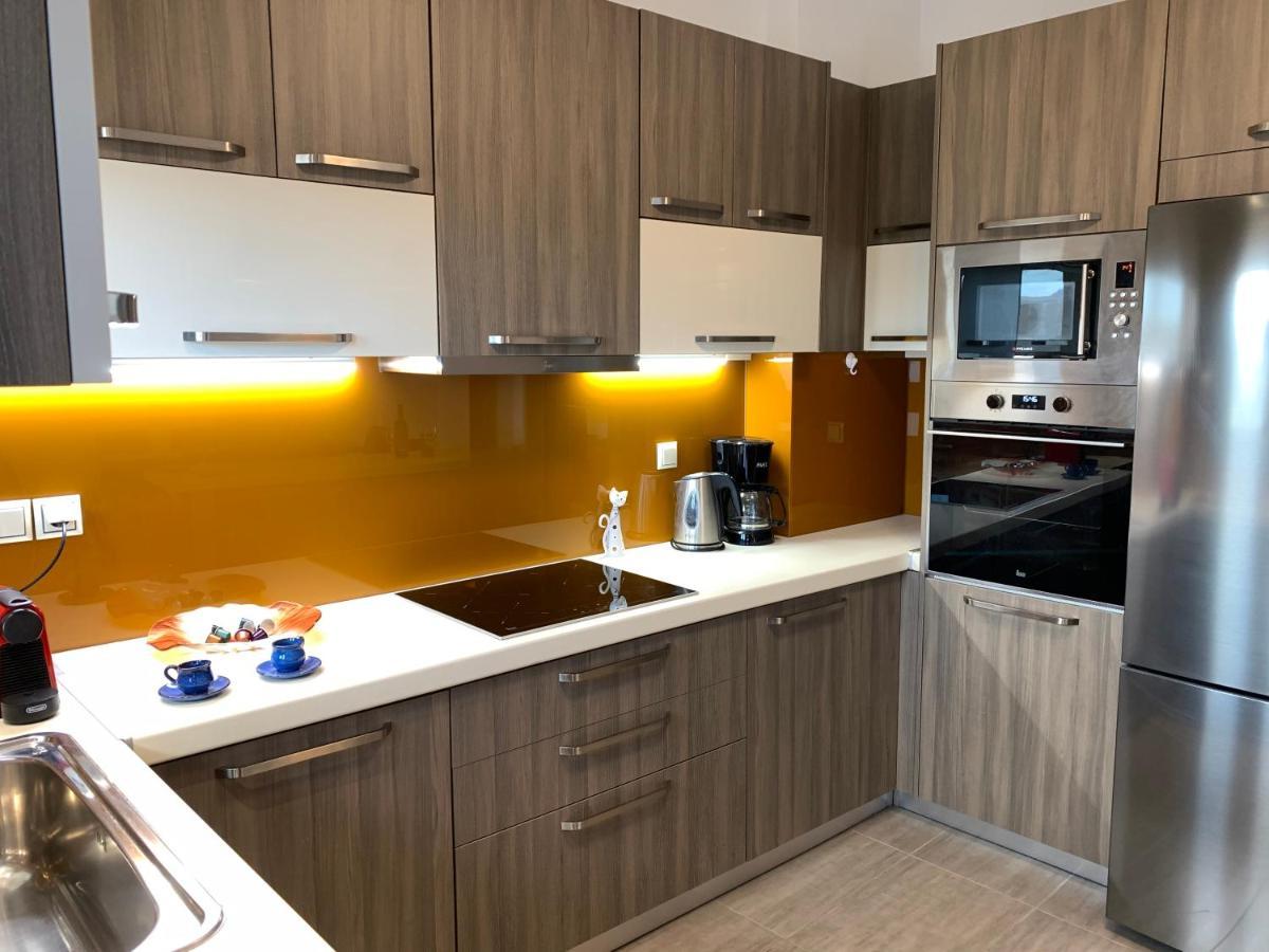 קאטו דרטסו Angela Apartments מראה חיצוני תמונה
