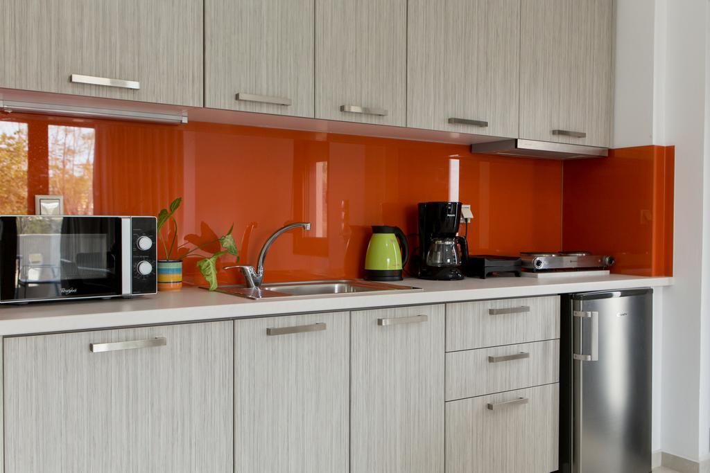 קאטו דרטסו Angela Apartments מראה חיצוני תמונה