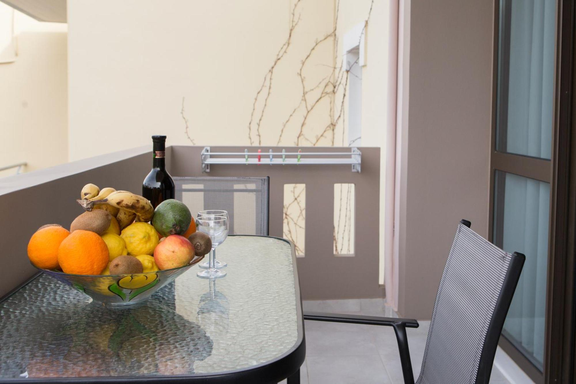 קאטו דרטסו Angela Apartments מראה חיצוני תמונה