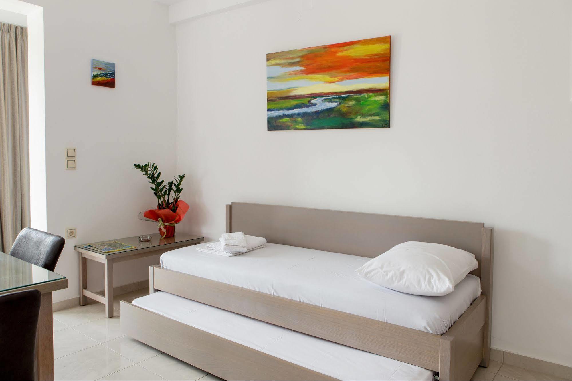 קאטו דרטסו Angela Apartments מראה חיצוני תמונה