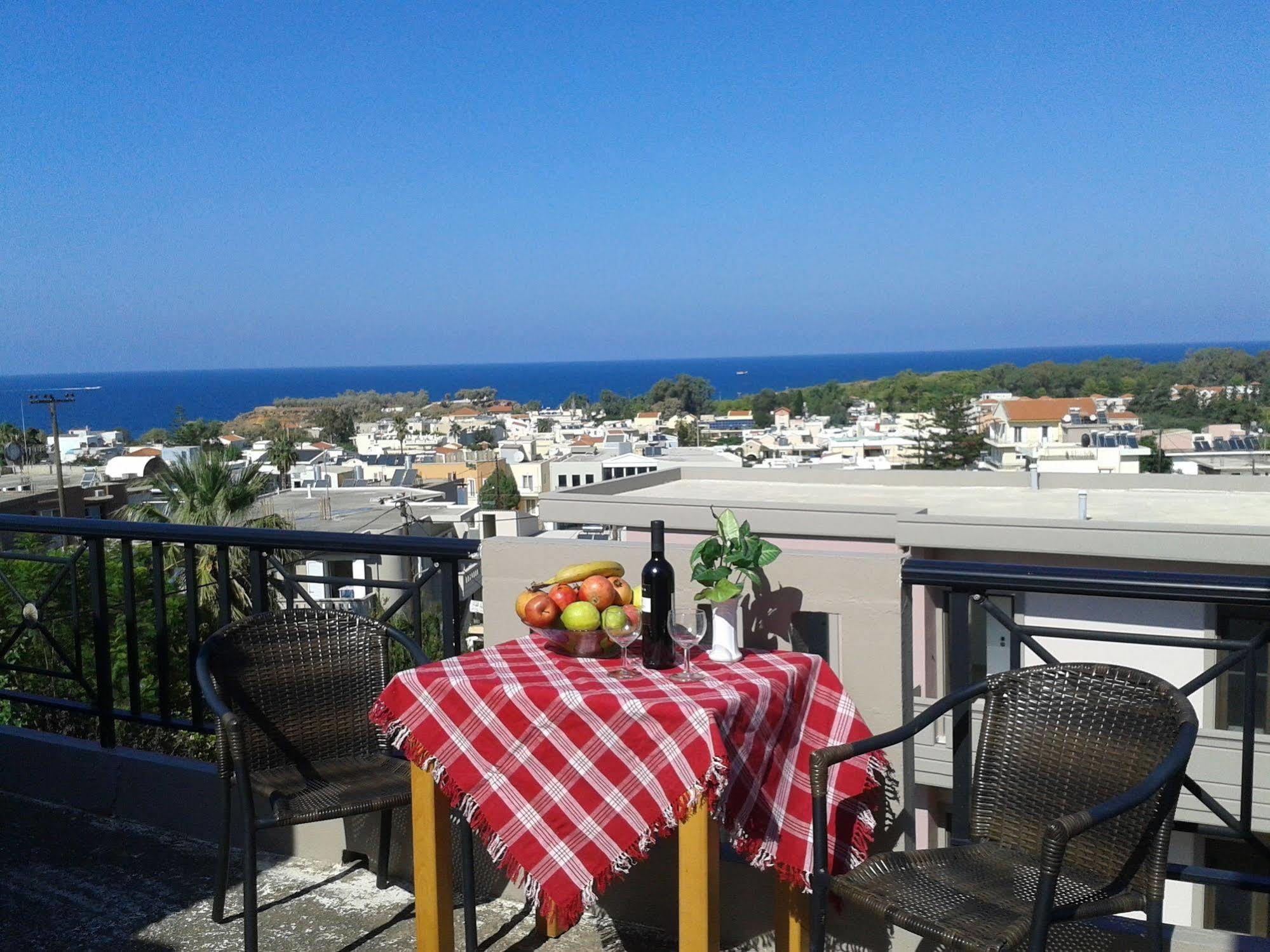 קאטו דרטסו Angela Apartments מראה חיצוני תמונה