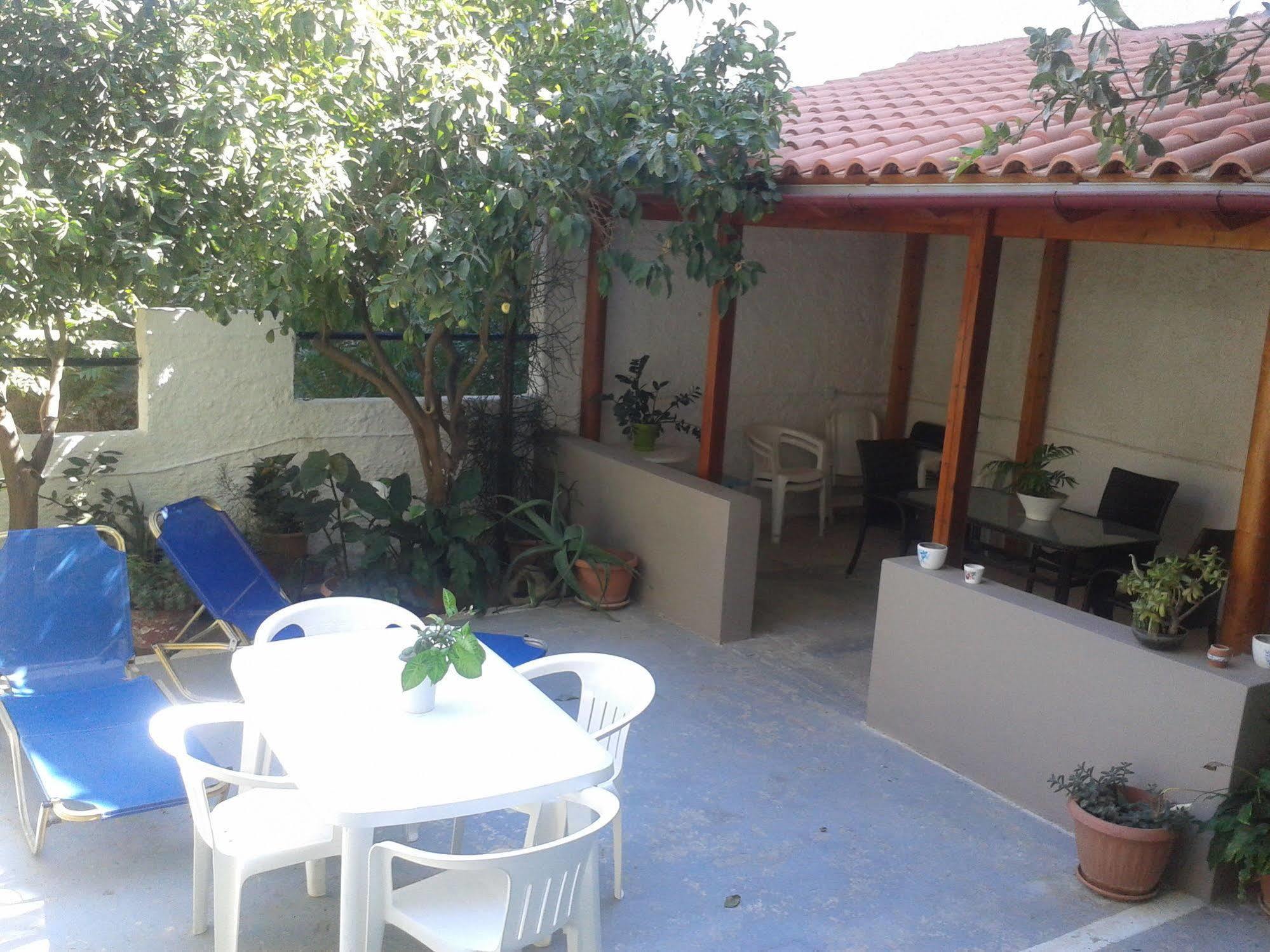 קאטו דרטסו Angela Apartments מראה חיצוני תמונה
