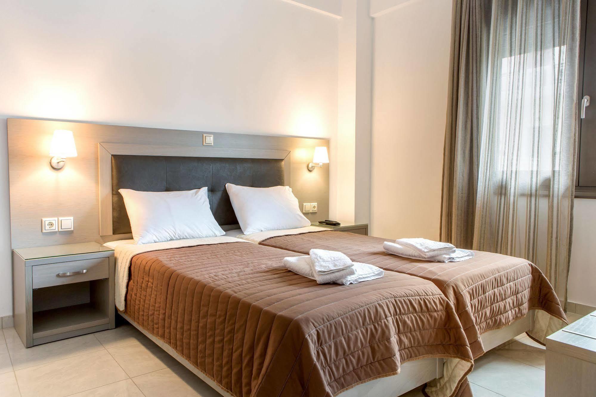 קאטו דרטסו Angela Apartments מראה חיצוני תמונה