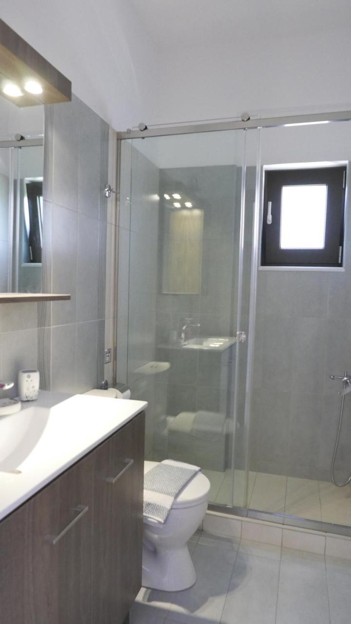 קאטו דרטסו Angela Apartments מראה חיצוני תמונה