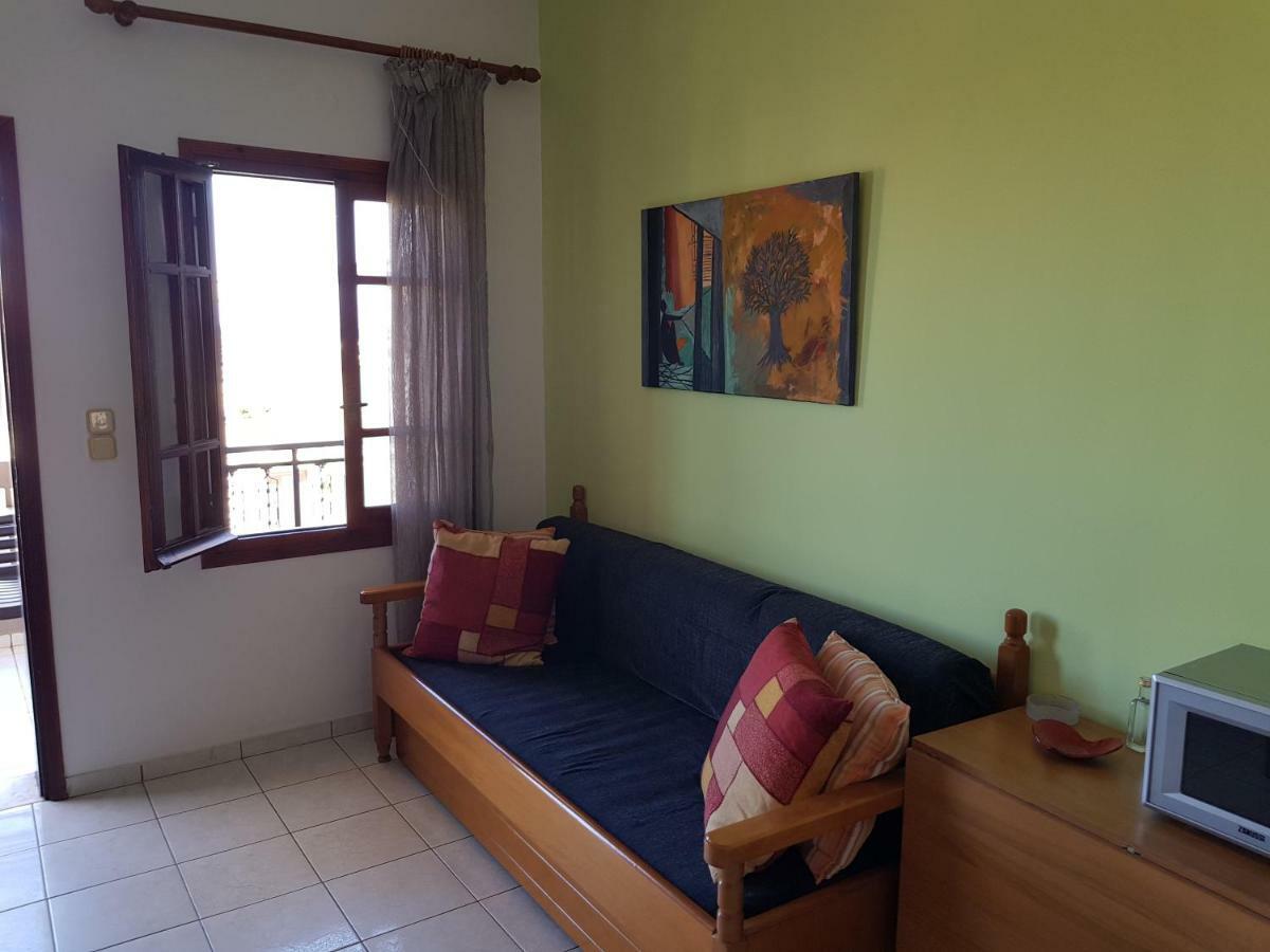 קאטו דרטסו Angela Apartments מראה חיצוני תמונה
