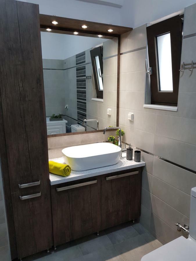 קאטו דרטסו Angela Apartments מראה חיצוני תמונה