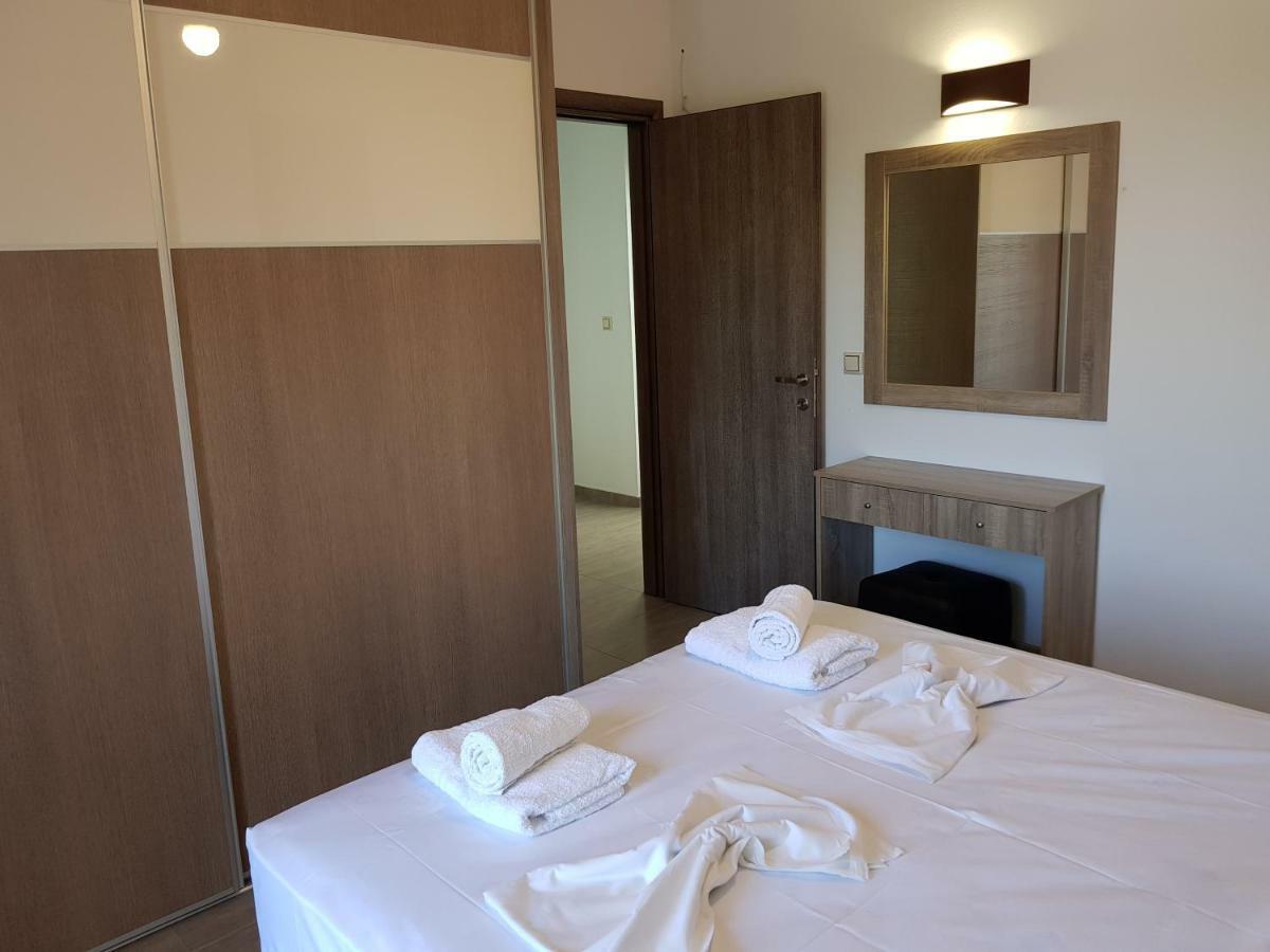 קאטו דרטסו Angela Apartments מראה חיצוני תמונה